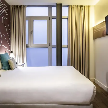 Ibis Styles Barcelona Centre-2